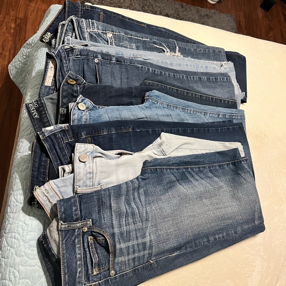 Womens Jeans 💙 9 Pair!!